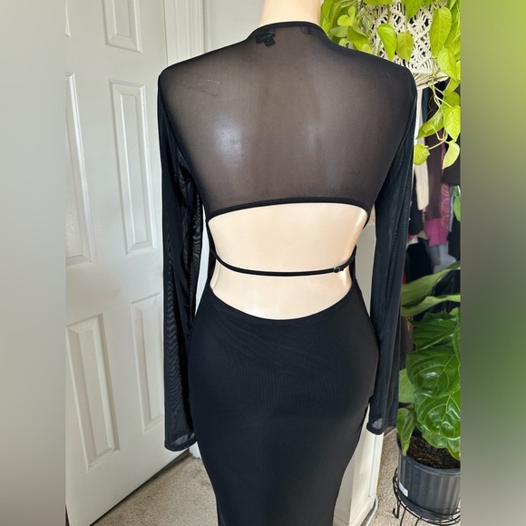 LULU’S PRISTINE POISE MESH CUTOUT LONG SLEEVE MAXI DRESS - Picture 13 of 15